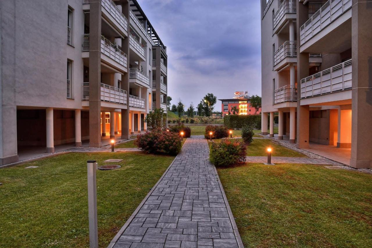 Bloom Apartment Pero Luaran gambar